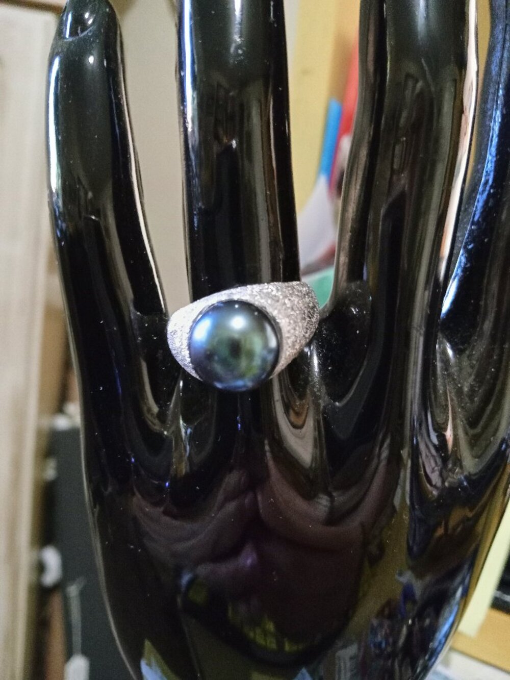 BEAUTIFUL GENUINE SOUTH SEA BLACK PEARL RING!